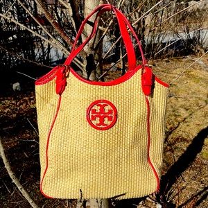 EUC Tory Burch basket weave shoulder bag